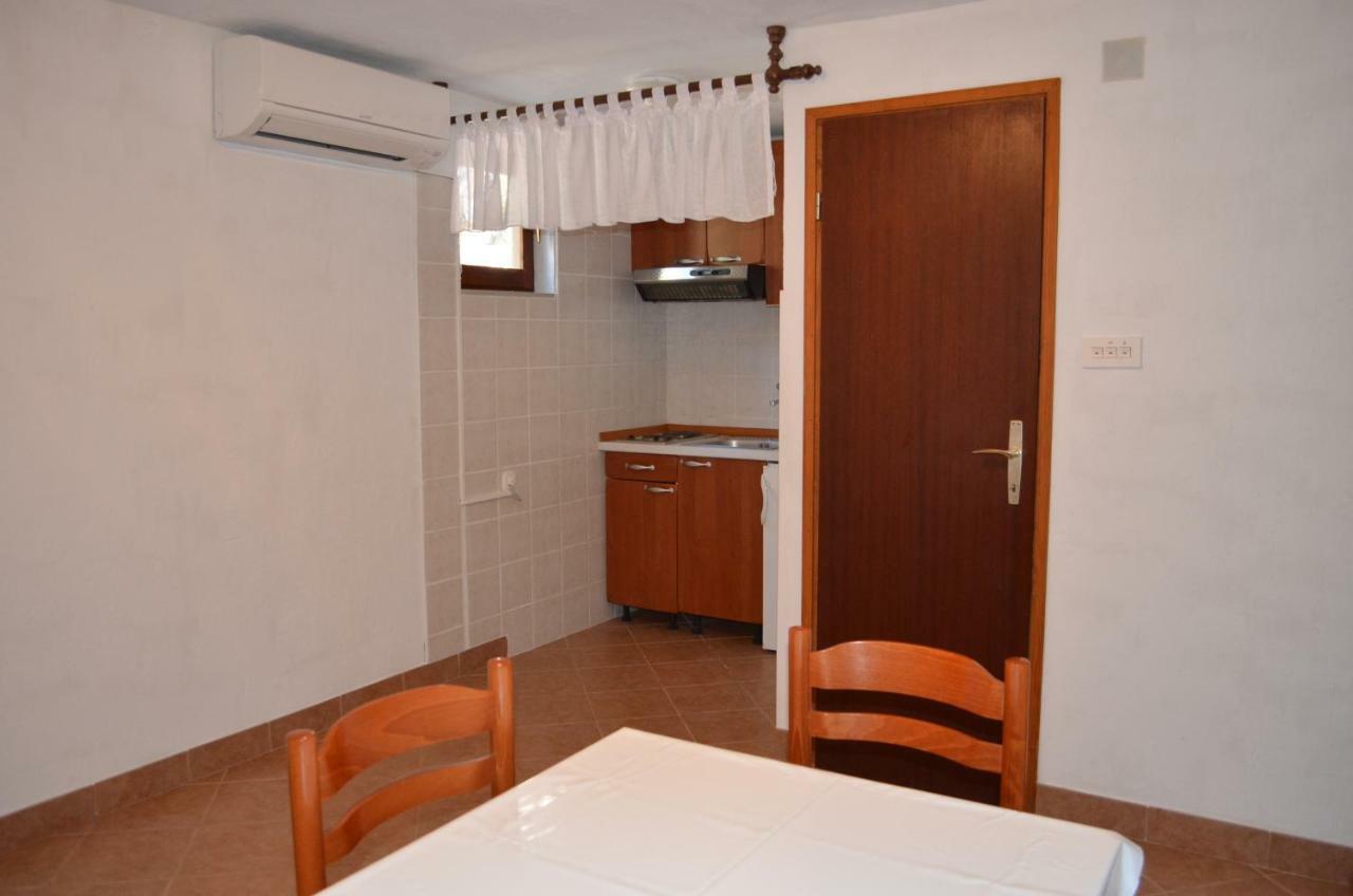 Holiday Home Garina Draga Bascanska Luaran gambar